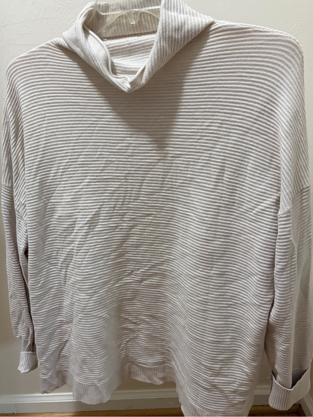 Chelsea & Theodore Light Beige Ribbed Turtleneck Sweater - Men